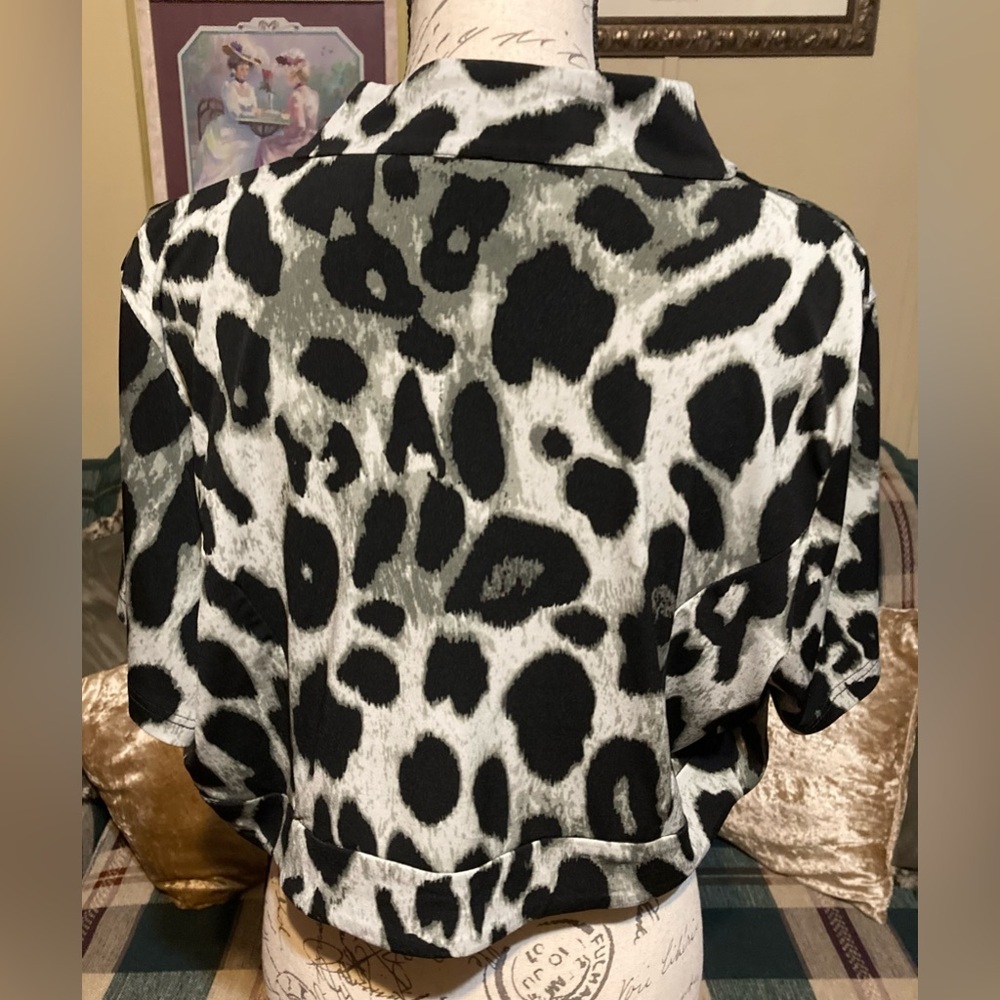 Nina Leonard Black and Gray Animal Print Shrug - Picture 3 of 10